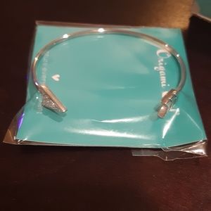 Pretty Arrow bangle bracelet